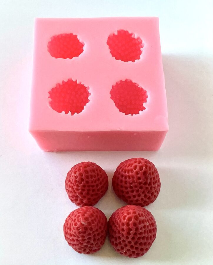 3D Strawberry Silicone Mold (4 cavities)